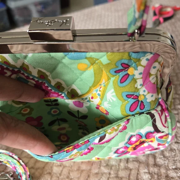 Vera Bradley Mini Frame Crossbody Tutti Frutti NWT Quilted Purse Bag Kiss Lock. - Picture 15 of 15